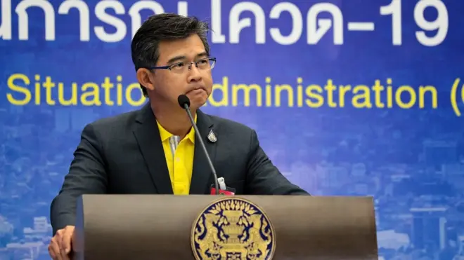 นพ.ทวีศิลป์ วิษณุโยธิน โฆษกศบค. แถลงข่าวเป็นกรณีพิเศษที่ ศบค. ภายในทำเนียบรัฐบาล