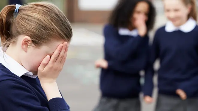 비싼 물건이 없으면 놀림을 받기도 한다