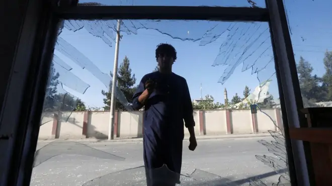 Shamshad TV'ye düzenlenen saldırıda en az iki kişi öldü, 20 kişi yaralandı.