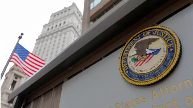 Abashinjacyaha bane ba New York binjiriwe mu biro mu buryo bw'ikoranabuhanga