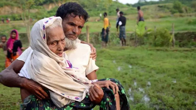 Bentrokan-bentrokan lain dilaporkan terjadi pada akhir pekan lalu, membuat ribuan warga sipil dari etnis Rohingya terusir.