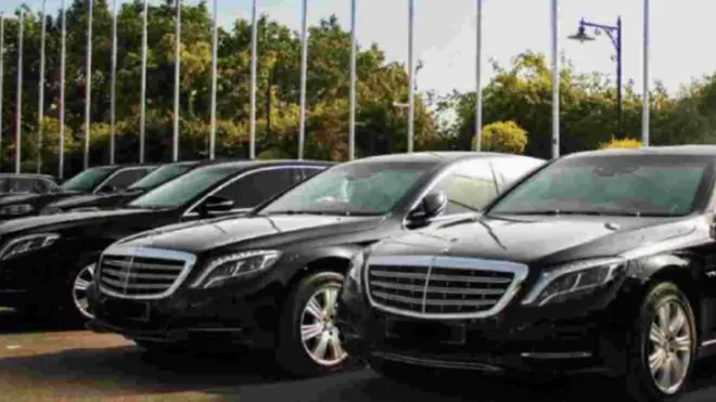 لگژری گاڑیاں