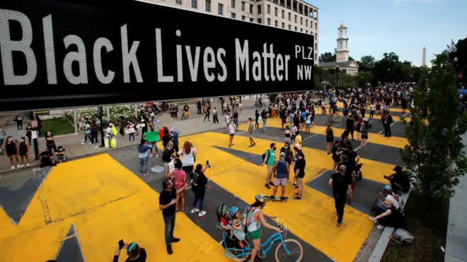 En cuestión de horas, la ciudad renombró la plaza por el de "Las vida de los negros importan".