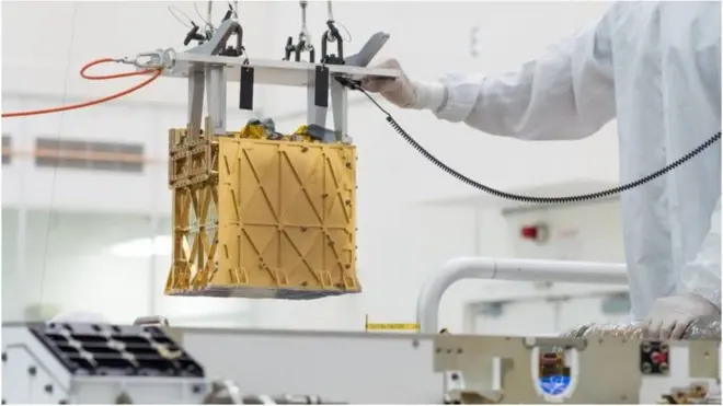 موکسي یو کوچنۍ اله ده، چې ساینسپوهان ورته ډېرې تمې لري