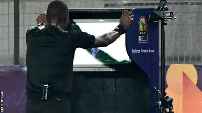 Dem use di Video Assistant Referee (VAR) technology for di 2019 Africa Cup of Nations in Egypt from di quarter-finals