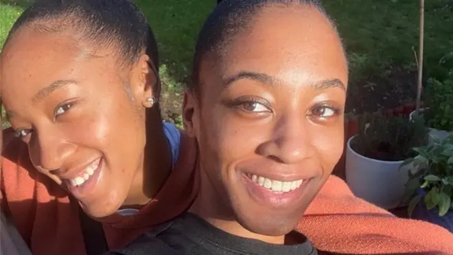 الشقيقتان التوأم ميا وكيا كروس