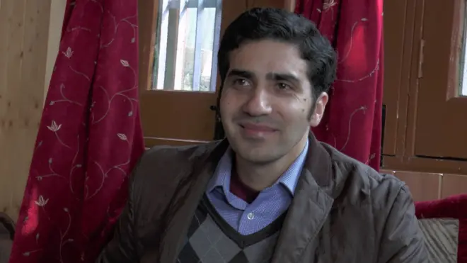 कश्मीरी मूल के डॉक्टर रऊफ़ बांडे