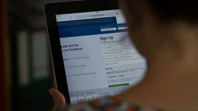 "Фейсбук" хочет сделать отбор новостей более объективным