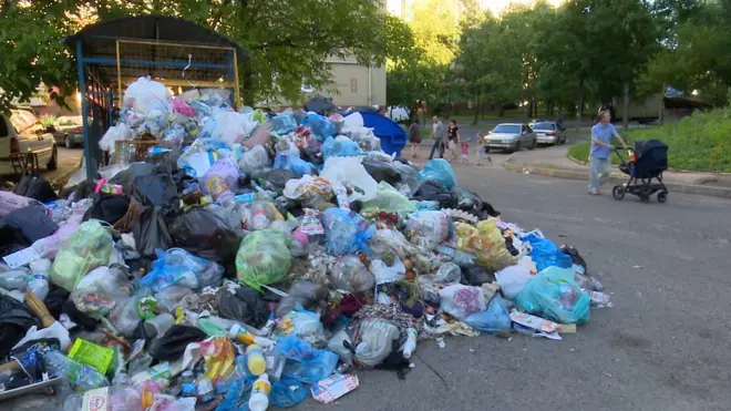 Сміттєва криза у Львові загострилася через спеку.