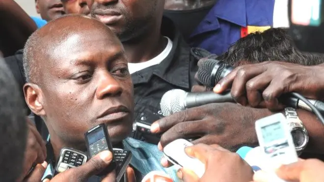 Les politiciens instrumentalisent les militaires pour violer l'ordre constitutionnel" a affirmé jeudi José Mario Vaz chef de l'Etat lors d'une rencontre avec la presse.