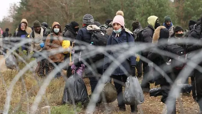 Daangaa Poolaandii irratti namoota koolugaltummaa gaafataa jiran