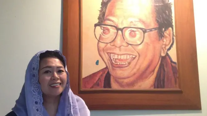 "Yang menggerakkan hati saya adalah komitmen kepada kebhinekaan, komitmen kepada rakyat yang terzolimi, kelompok-kelompok yang terpinggirkan, dan hukum yang tidak berpihak, itu yang akan menggerakkan hati saya," kaya Yenny.