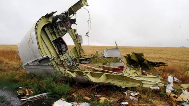 حطام الطائرة الماليزية بوينغ 777 التي تحطمت في أوكرانيا في عام 2014