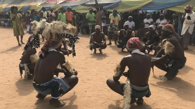 Onye na-egbughi isi ma ọ bụ gbaa nnụnụ agaghị elu ikoro egwu ikperikpe ọgụ