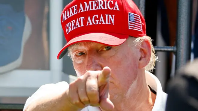 Недавно истраживање јавног мњења показује да Доналд Трамп, бивши шеф државе, има највише присталица да постане кандидат Републиканске странке за предстојеће председничке изборе у 2024. години