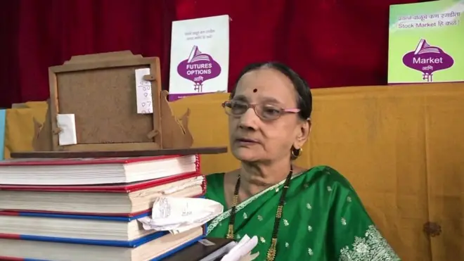 जिस उम्र में लोग रिटायर होते हैं, ये धमाल मचा रही हैं.