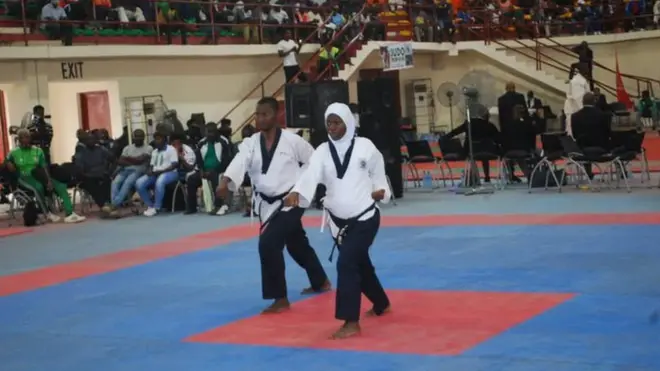 Aminat Idris ati akẹẹgbẹ rẹ, Arowora Roqeeb