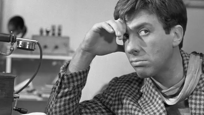 Сергій Юрський у ролі "великого комбінатора" Остапа Бендера, 1968 рік