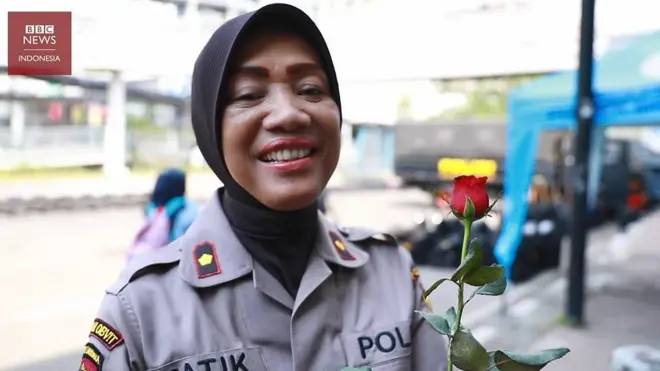 Polisi berjaga di depan Bawaslu