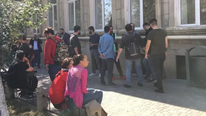 Səbail Rayon Məhkəməsinin qarşısı Elina Hacıyeva işi