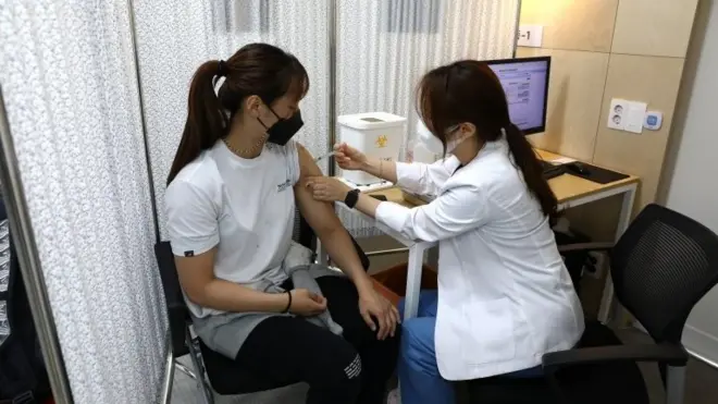 Tiêm vaccine ở Seoul