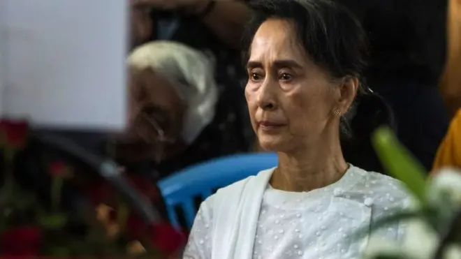 นางอองซาน ซูจี