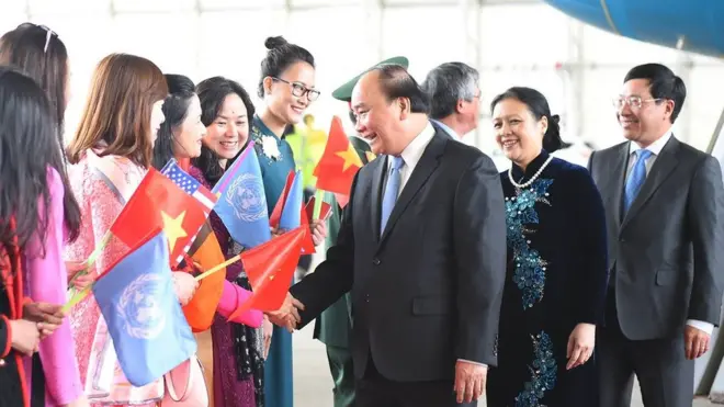 Đón Thủ tướng Nguyễn Xuân Phúc tại sân bay John F. Kennedy, New York sáng 29/5 (giờ địa phương)