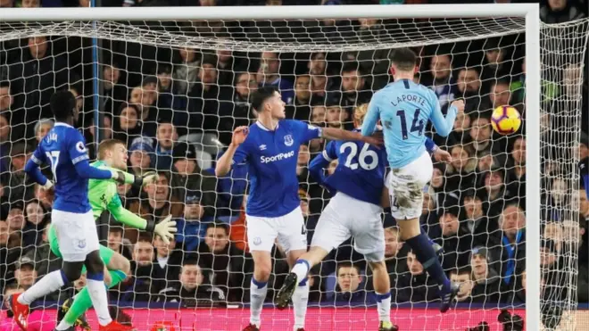 رأسية لابورت حسمت المباراة لفريق مانشستر سيتي