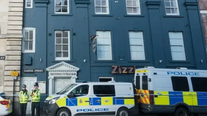 الشرطة مازالت تطوق المنطقة ولا تزال تحقق لمعرفة مصدر الغاز المستخدم