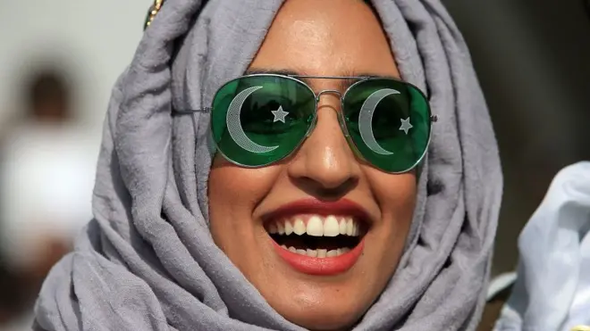 పాకిస్తాన్, అఫ్గానిస్తాన్ జట్ల మధ్య 2019 జనవరి 29వ తేదీన జరిగిన ప్రపంచకప్ మ్యాచ్ సందర్భంగా ఒక అభిమాని ఆనందం