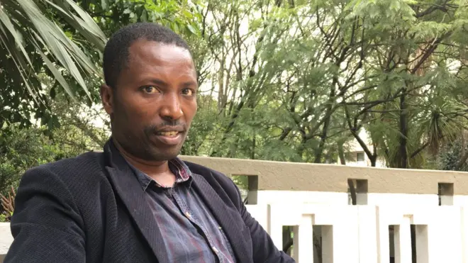 Taayyee Danda'aa, mukkeen gurguddoo duuba isaarraan mul'ata.