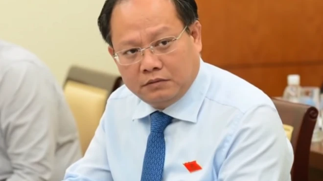 Ông Tất Thành Cang vừa bị cáo buộc 'sai phạm nghiêm trọng' liên quan quan đến các dự án đường và đất đai Khu đô thị Thủ Thiêm.