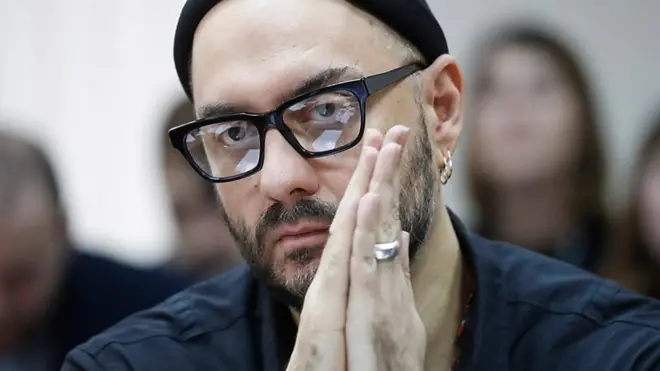 "Не дали посидеть с мамой": Серебренникова оставили под арестом