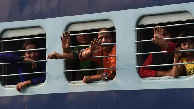 ٹرین سروس پاکستان اور انڈیا کے درمیان شہریوں کے رابطے کا بڑا ذریعہ سمجھی جاتی ہے اور دونوں ممالک کے شہری اپنے عزیزوں اور رشتہ داروں کی غمی، خوشی کے موقعوں پر پہنچنے کے لیے اسی کا سہارا لیتے ہیں