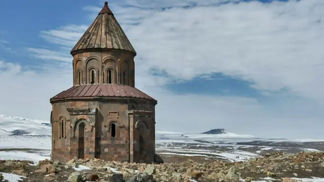 مدينة "الألف كنيسة وكنيسة"