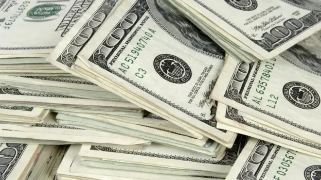 Жанар Акаев: Кыргызстанда ушунча көп акчасы бар адамдын бар экендиги өзү чоң суроо жаратат