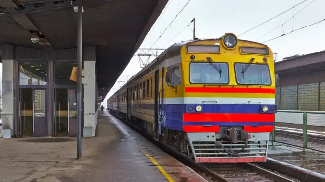 Даугавпилсский локомотиворемонтный завод занимается капитальным ремонтом и модернизацией тепловозов и электропоездов