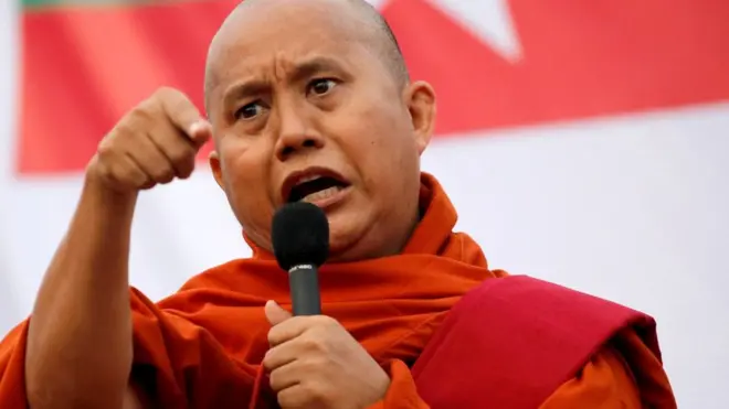 El monje budista de 51 años Ashin Wirathu se ha metido en problemas con la justicia al criticar a Suu Kyi.