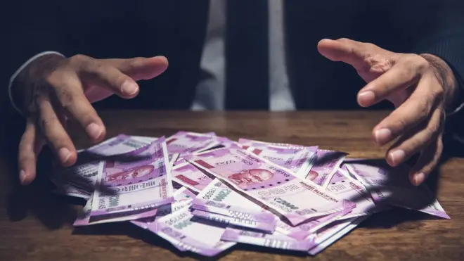 రెండు వేల రూపాయల నోట్లు