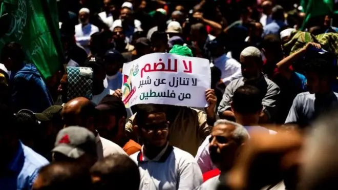 متظاهرون معارضون لضم أراض في الضفة الغربية