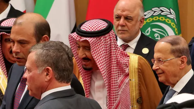 Para pemimpin Timur Tengah, di antaranya Raja Abdullah dari Yordania dan Raja Salman dari Arab Saudi menghadiri KTT Liga Arab, hari Rabu (29/03).