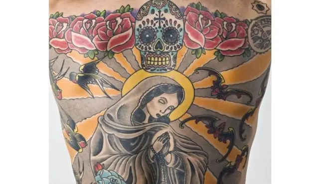 รอยสักบนแผ่นหลัง