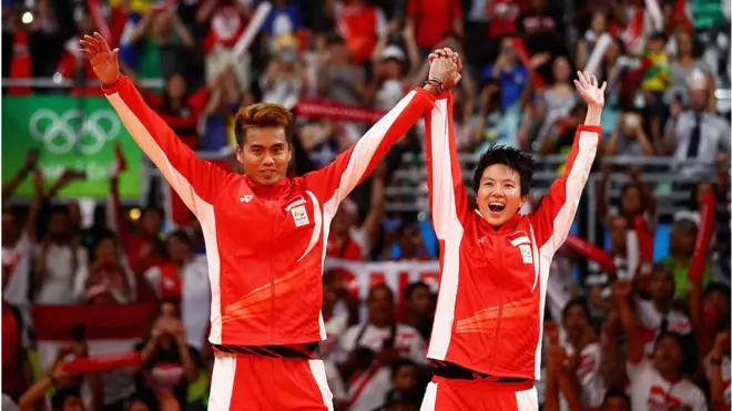 Tontowi Ahmad dan Liliyana Natsir meraih medali emas untuk Indonesia pada kategori ganda campuran di Olimpiade Rio 2016 lalu. Kategori campuran akan diterapkan pada sejumlah cabang olah raga lain di Olimpiade Jepang 2020.