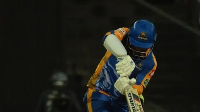 کپتان کمار سنگاکارا نے ٹورنامنٹ میں اپنی پہلی نصف سنچری مکمل کر لی