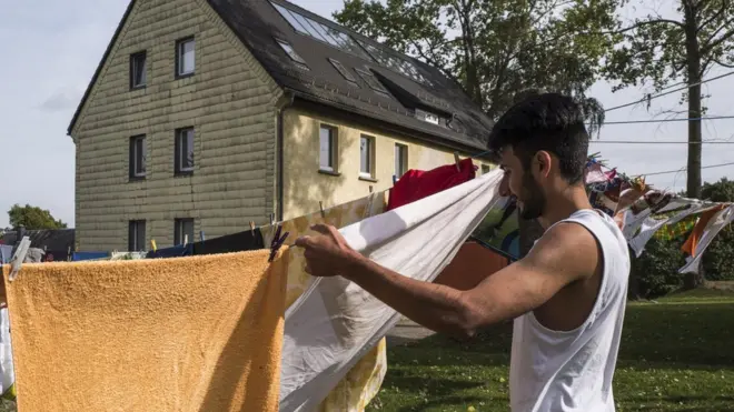 Правительство Германии выплачивает компенсации мигрантам, добровольно покидающим страну