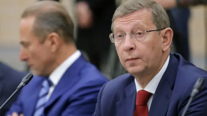 Новый иск "Роснефти" является "акцией устрашения", заявил накануне основной совладелец "Системы" Владимир Евтушенков