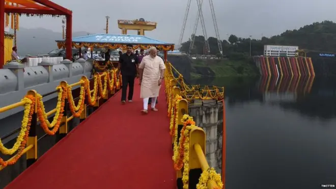पीएम मोदी ने सरदार सरोवर बांध देश को समर्पित किया