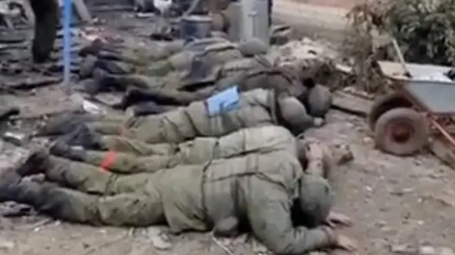 Російські військові, що здалися в полон, в Макіївці Луганської області