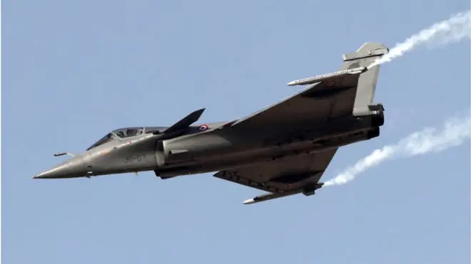 طائرة رافال الفرنسية التي تعاقدت الإمارات على شراء 80 طائرة منها.
