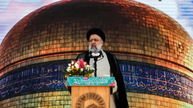 الرئيس الإيراني المنتخب إبراهيم رئيسي يلقي خطابا في مدينة مشهد، في 22 يونيو/حزيران 2021.